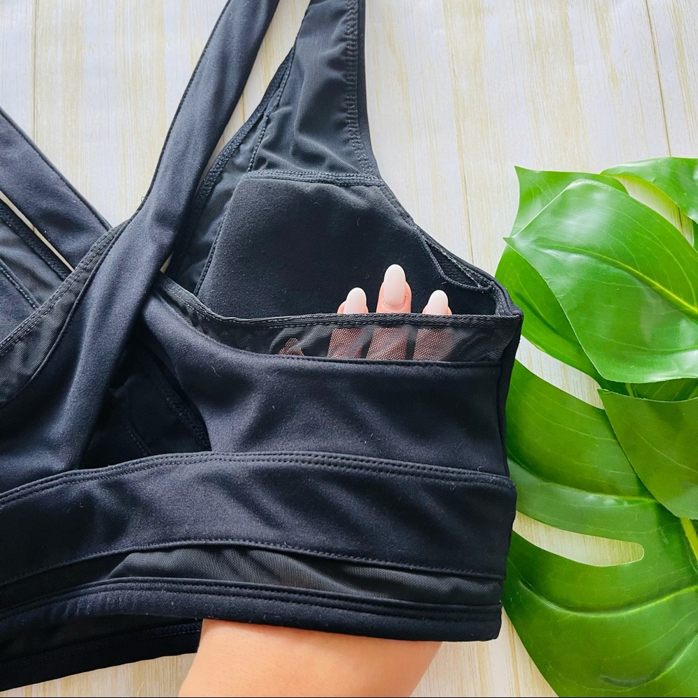 Fabletics Lola Medium Support Sports Bra Black - Small - Picture 3 of 6